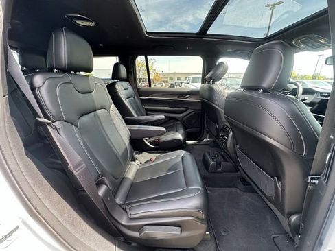 Used 2025 Jeep Grand Cherokee L Limited image 31