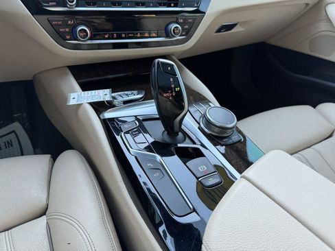 Used 2019 BMW 530i xDrive w/ Convenience Package AWD/4WD image 21