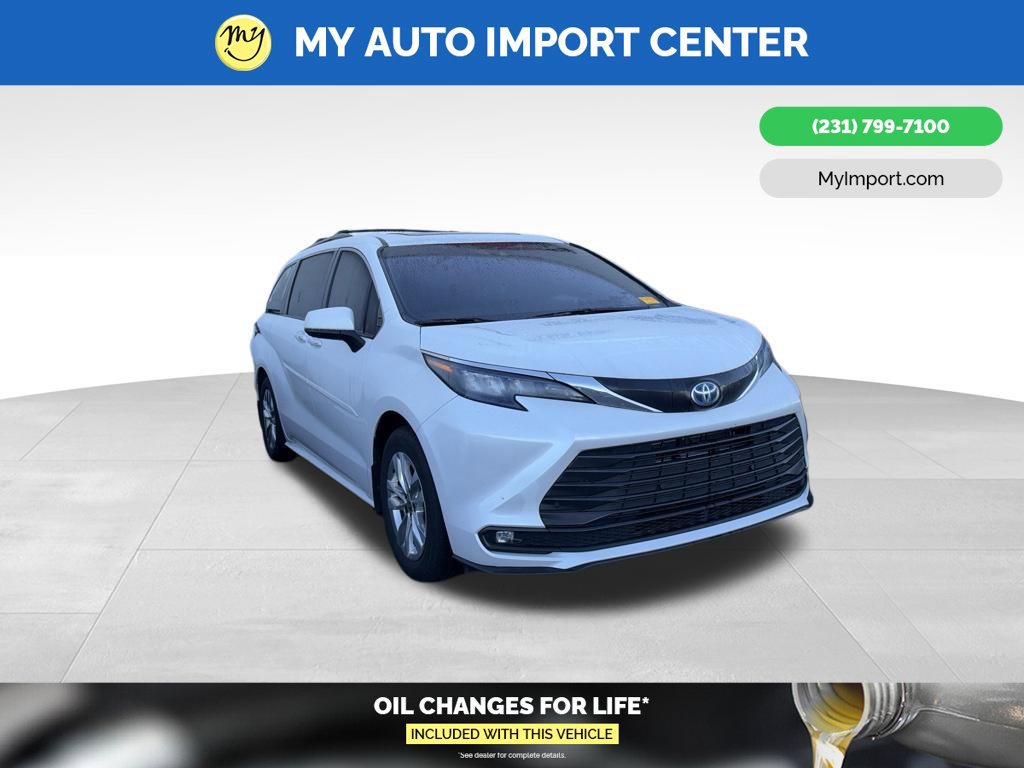 Certified 2025 Toyota Sienna XLE w/ XLE Plus Package AWD/4WD image 1