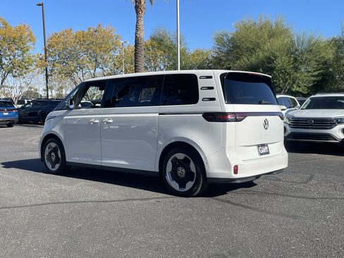 Certified 2025 Volkswagen ID. Buzz Pro S image 3