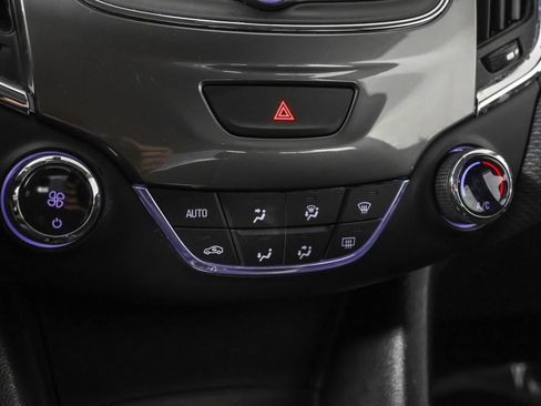 Used 2019 Chevrolet Cruze LT image 31