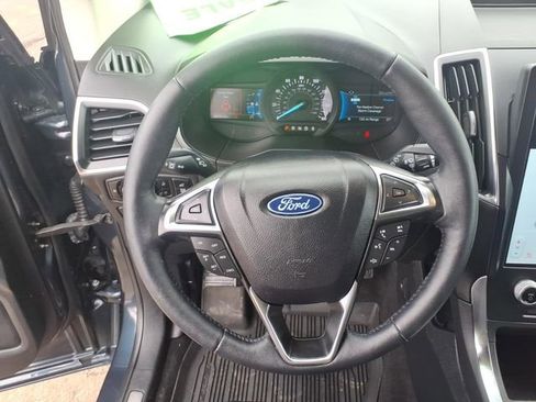 Used 2024 Ford Edge Titanium image 16