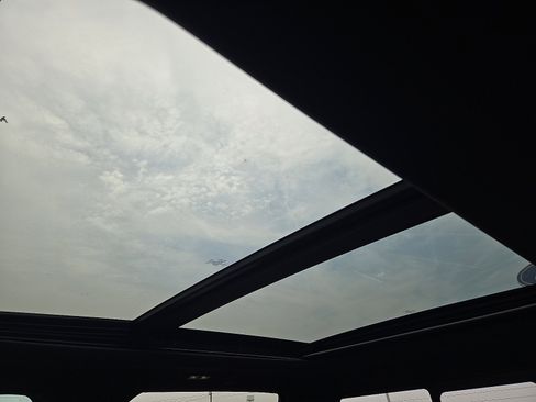 Certified 2022 Ford F150 XLT w/ Equipment Group 302A High image 17