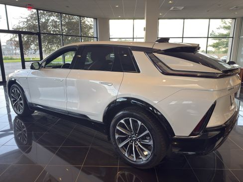Certified 2024 Cadillac Lyriq Sport AWD/4WD image 3