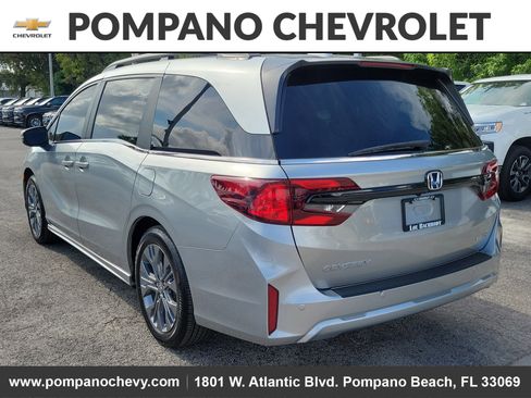 Used 2025 Honda Odyssey Touring image 5