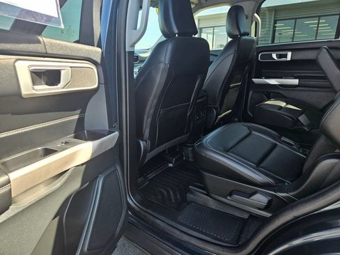 Used 2023 Ford Explorer XLT w/ Equipment Group 202A AWD/4WD image 19