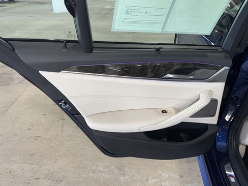 Used 2019 BMW 540i image 16