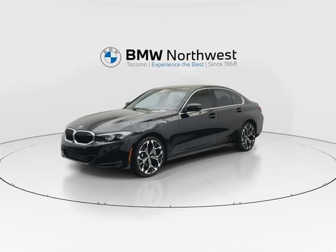 Used 2025 BMW 330i xDrive Sedan w/ Convenience Package AWD/4WD image 9