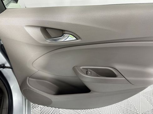 Used 2017 Chevrolet Cruze LS image 24