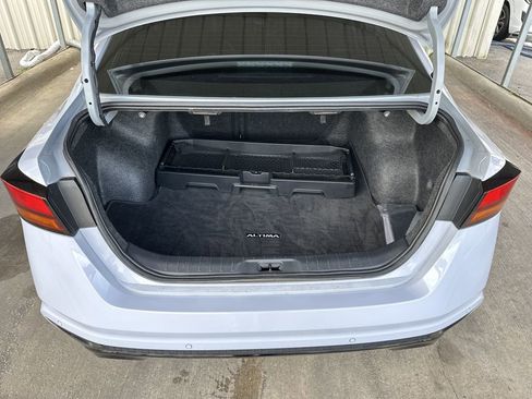 Used 2024 Nissan Altima 2.5 SR image 30