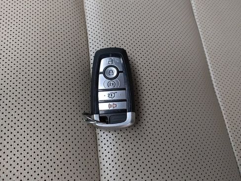 Used 2020 Ford Escape SEL FWD image 32