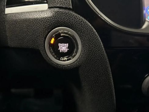 Used 2018 Chrysler 300 S RWD image 16