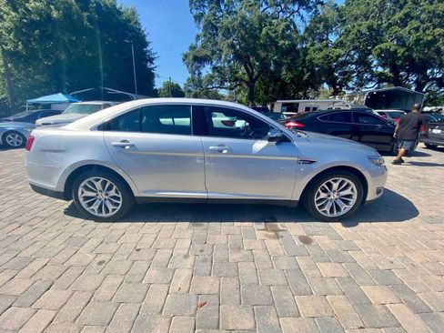 Used 2017 Ford Taurus Limited image 11