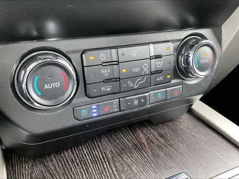 Certified 2020 Ford F250 Lariat w/ Lariat Value Package image 25