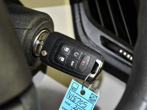 Used 2017 Chevrolet Equinox LS FWD image 24