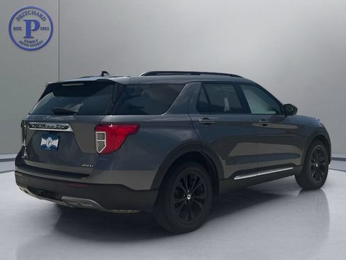Used 2022 Ford Explorer XLT w/ Equipment Group 202A AWD/4WD image 7