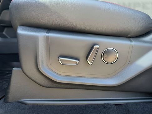 Used 2024 Ford Expedition Limited AWD/4WD image 12