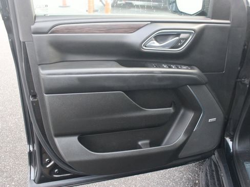 Used 2023 Chevrolet Suburban LT AWD/4WD image 13