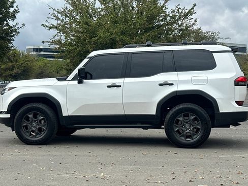 Used 2024 Lexus GX 550 image 8