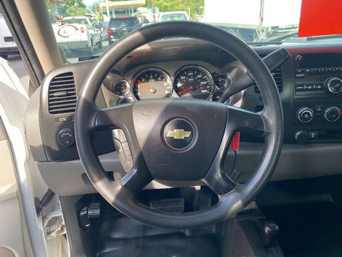 Used 2013 Chevrolet Silverado 2500 W/T AWD/4WD image 10