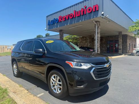 Used 2019 Chevrolet Traverse LS FWD image 1