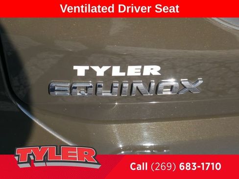 Used 2023 Chevrolet Equinox Premier FWD image 13