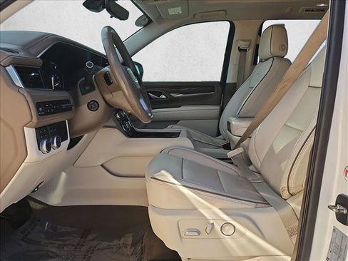 Used 2021 GMC Yukon Denali w/ Denali Premium Package image 17