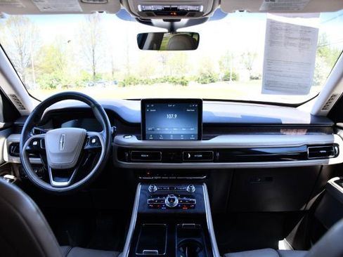 Used 2020 Lincoln Aviator Grand Touring w/ Equipment Group 302A AWD/4WD image 17