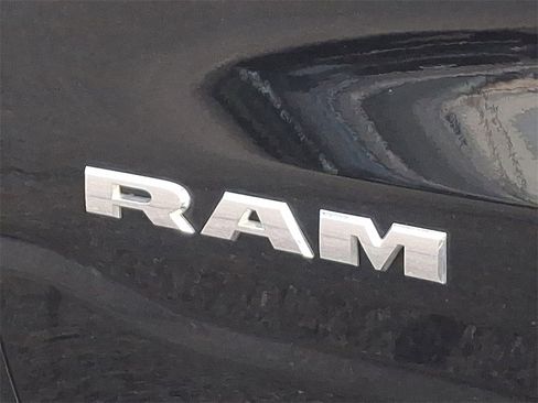Used 2019 RAM 1500 Big Horn image 32