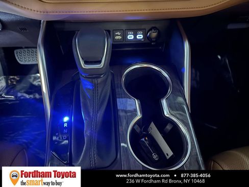 Used 2022 Toyota Highlander Platinum FWD image 29