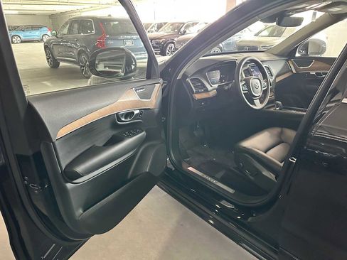 Used 2023 Volvo XC90 B6 Core w/ Protection Package Premier image 16