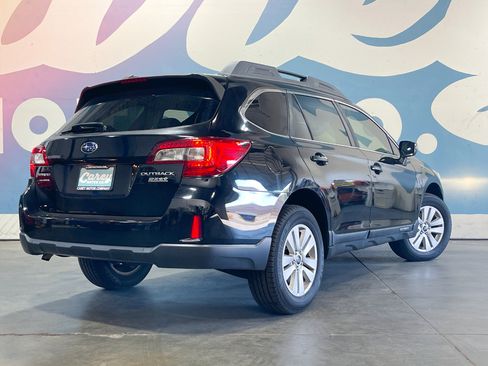 Used 2015 Subaru Outback 2.5i Premium image 2