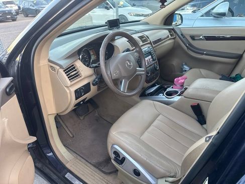 Used 2010 Mercedes-Benz R 350 4MATIC image 6
