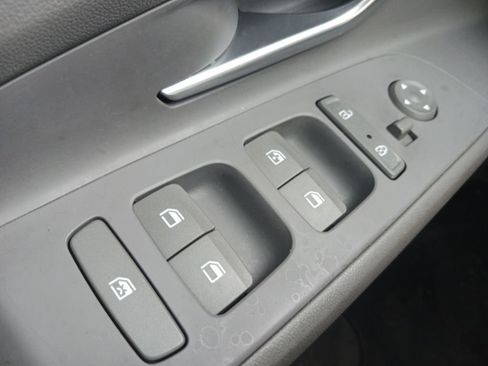 Used 2022 Hyundai Elantra SEL w/ Convenience Package FWD image 26