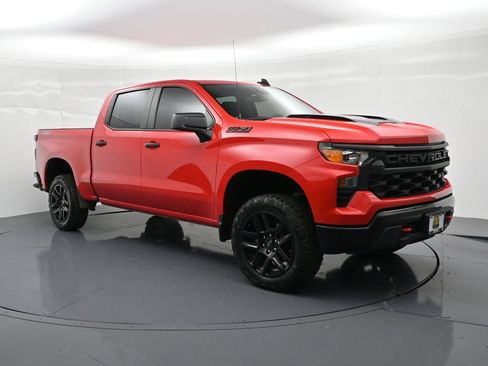 Used 2024 Chevrolet Silverado 1500 Custom Trail Boss w/ LPO, Dark Essentials Package AWD/4WD image 4