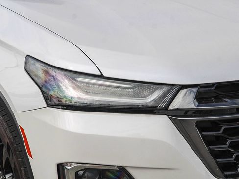 Used 2022 Chevrolet Traverse RS w/ LPO, Floor Liner Package FWD image 10