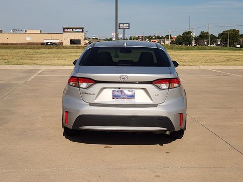Used 2022 Toyota Corolla LE FWD image 8