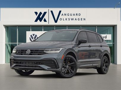 New 2024 Volkswagen Tiguan SE R-Line