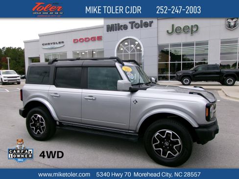 Used 2022 Ford Bronco Outer Banks AWD/4WD image 1