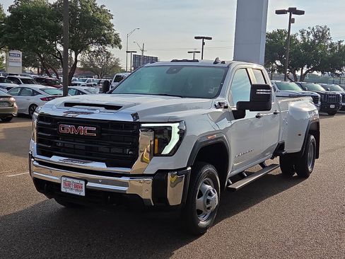 New 2026 GMC Sierra 3500 Pro AWD/4WD image 1