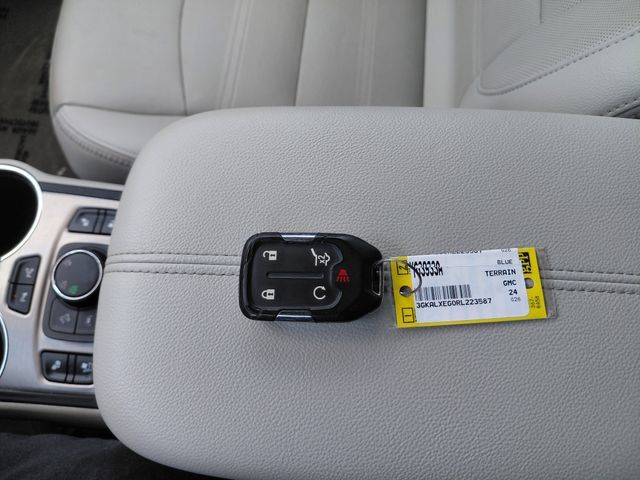 Used 2024 GMC Terrain Denali w/ Denali Premium Package AWD/4WD image 37