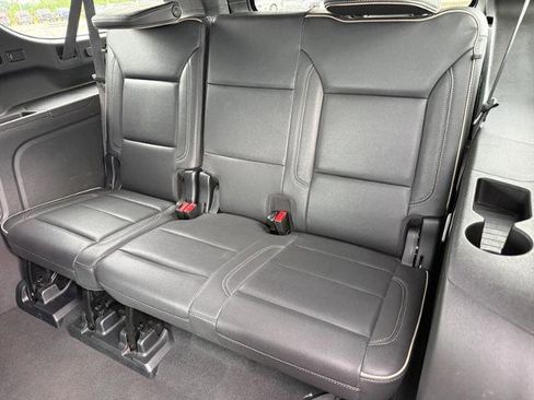 Used 2023 Chevrolet Suburban Premier AWD/4WD image 10