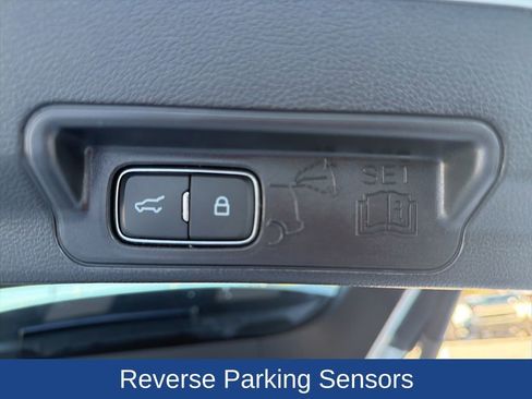 Used 2021 Ford Explorer XLT w/ Equipment Group 202A image 8