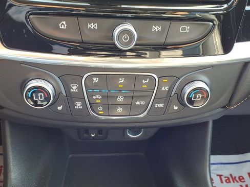 Used 2019 Chevrolet Traverse LT AWD/4WD image 22