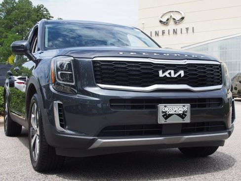 Used 2022 Kia Telluride EX w/ EX Premium Package FWD image 2