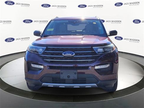 Certified 2022 Ford Explorer XLT w/ Equipment Group 202A image 8
