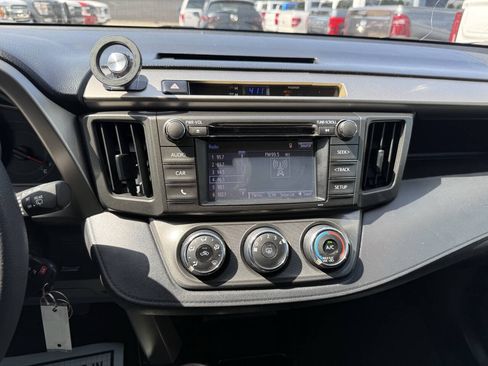 Used 2014 Toyota RAV4 LE FWD image 24