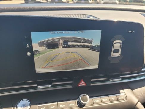 Used 2024 Hyundai Elantra Limited FWD image 21