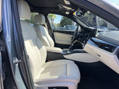 Used 2019 BMW 540i w/ M Sport Package RWD image 33