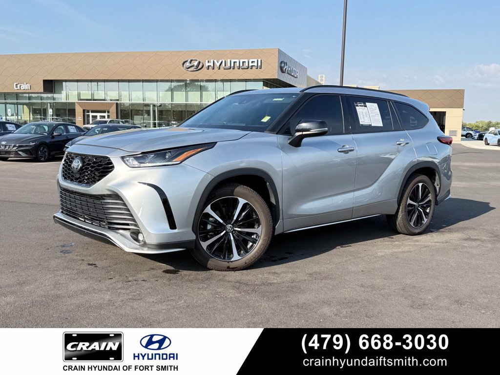 Used 2021 Toyota Highlander XSE FWD image 1